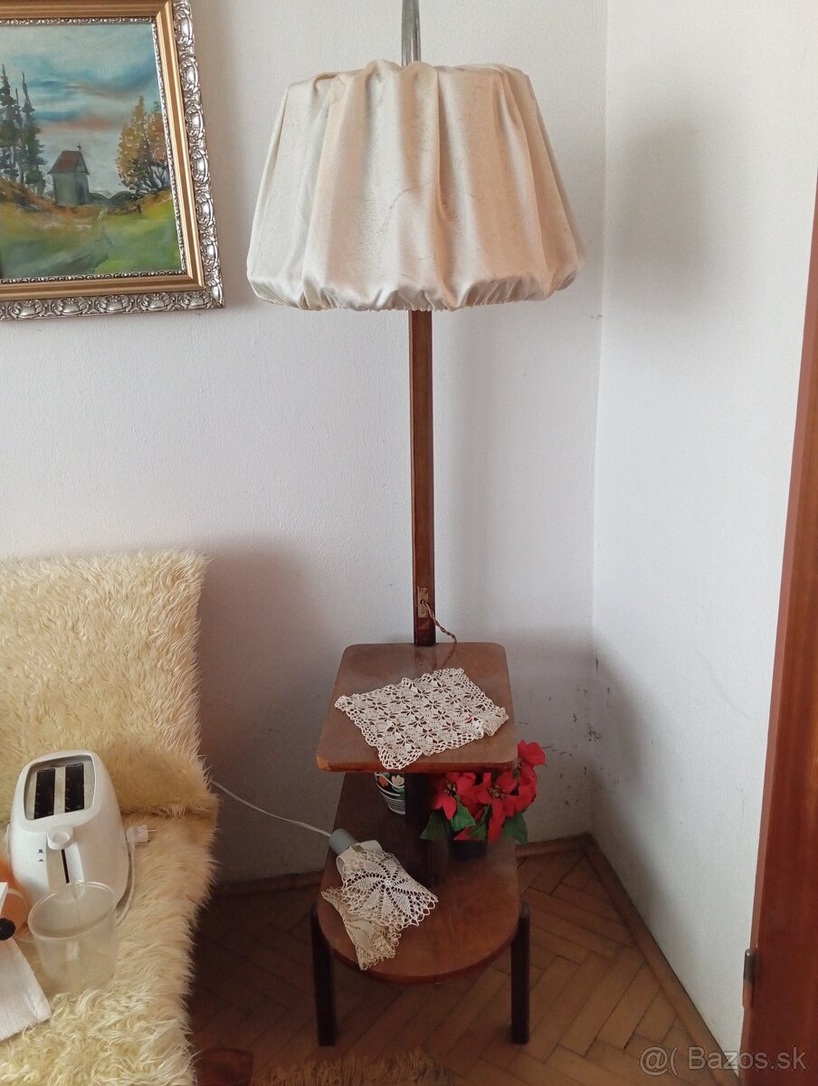 Starý nábytok + šijací stroj - 6