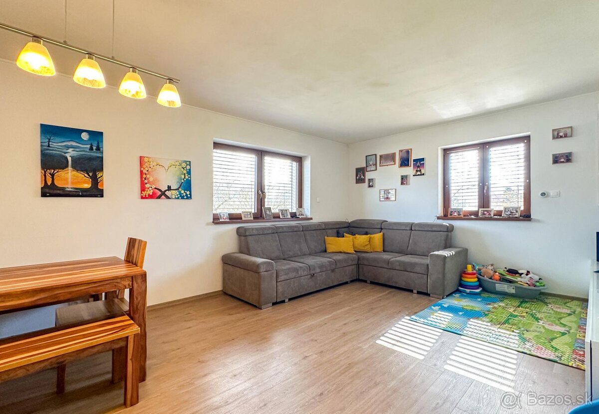 Krásny rodinný dom v meste Žarnovica (ul. P. Jilemnickéh - 6