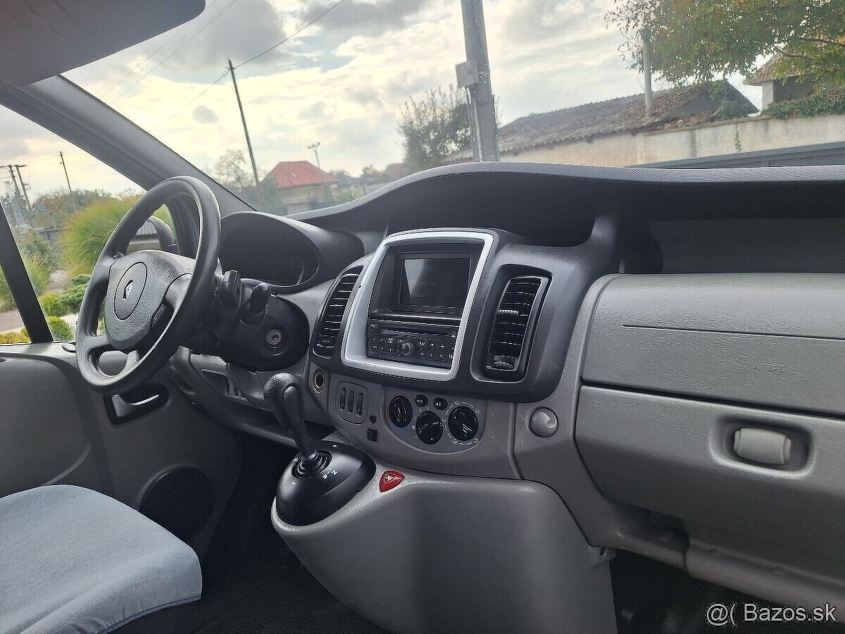 Renault Trafic Passenger 2.0 dCi 115k Automat A6 - 6