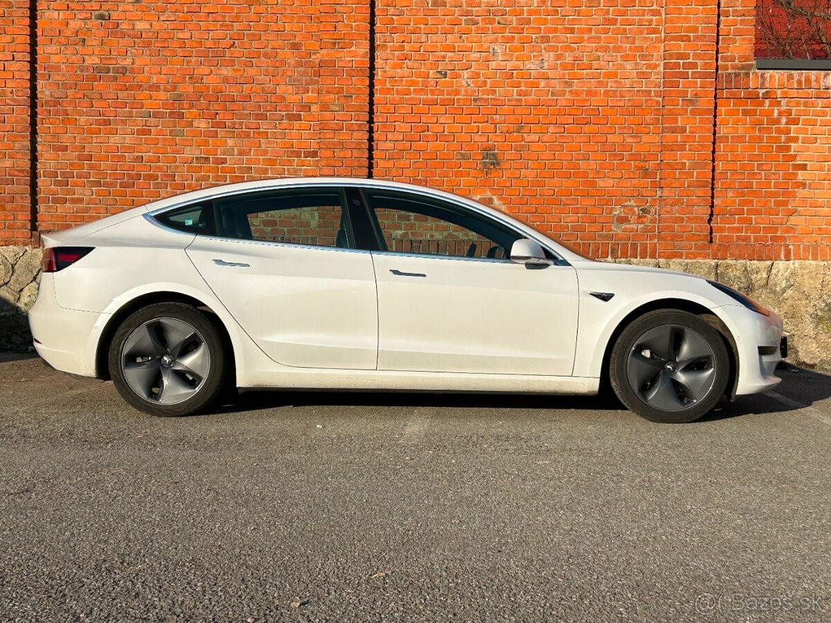 Tesla model 3 výkon 239 kW batéria 60kW - 6
