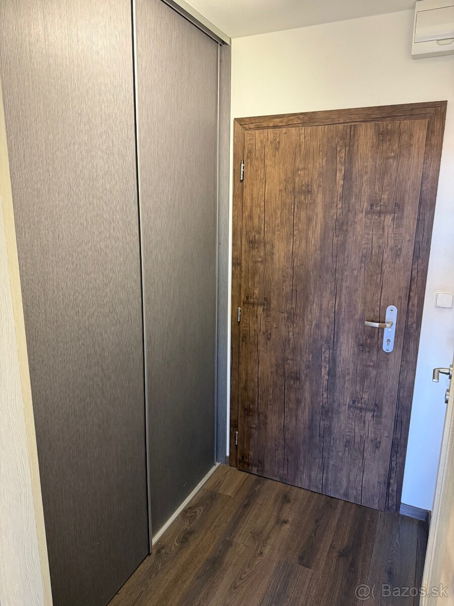 Garsónka s balkónom - centrum mesta - 6