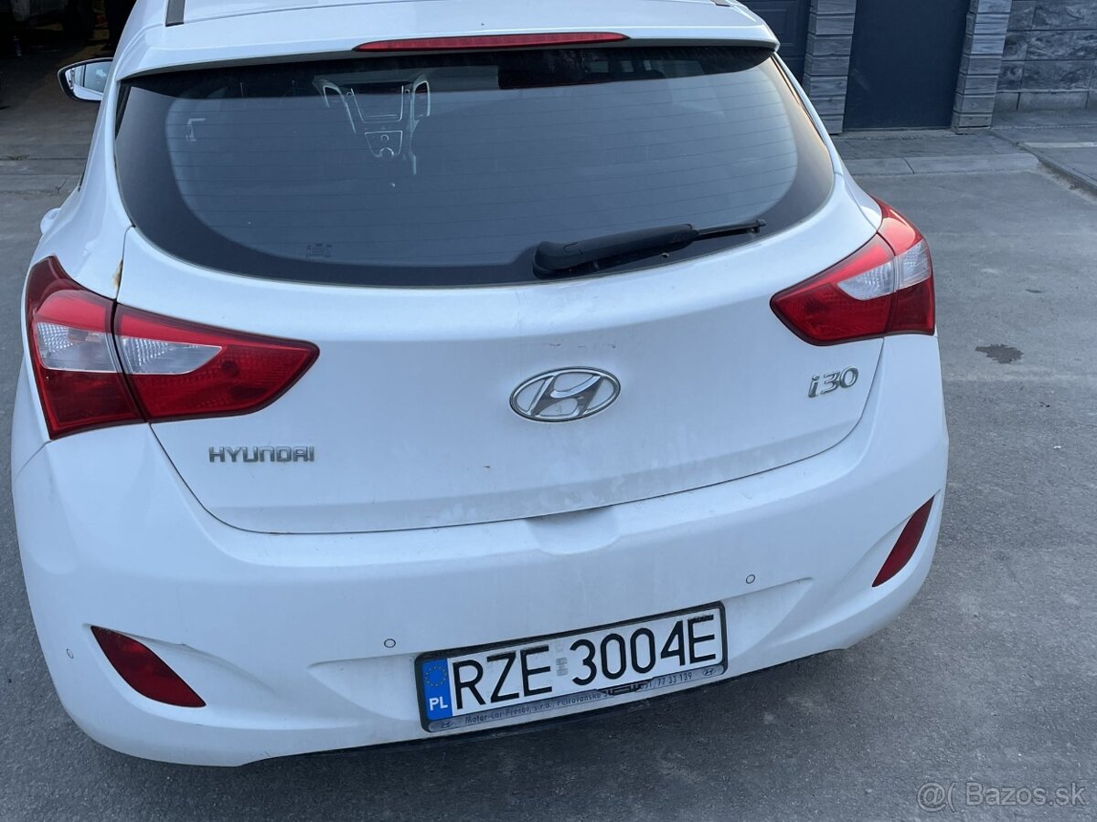 Hyundai i30 1,6 CRDI 2015 Hatchback - 6