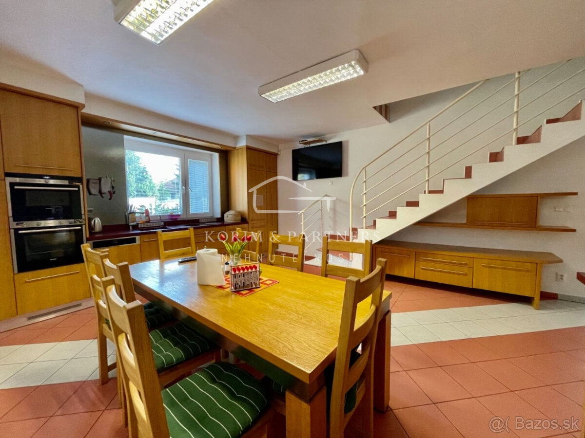 Administratívna budova s opravárenskou dieľňou a rodinným do - 6