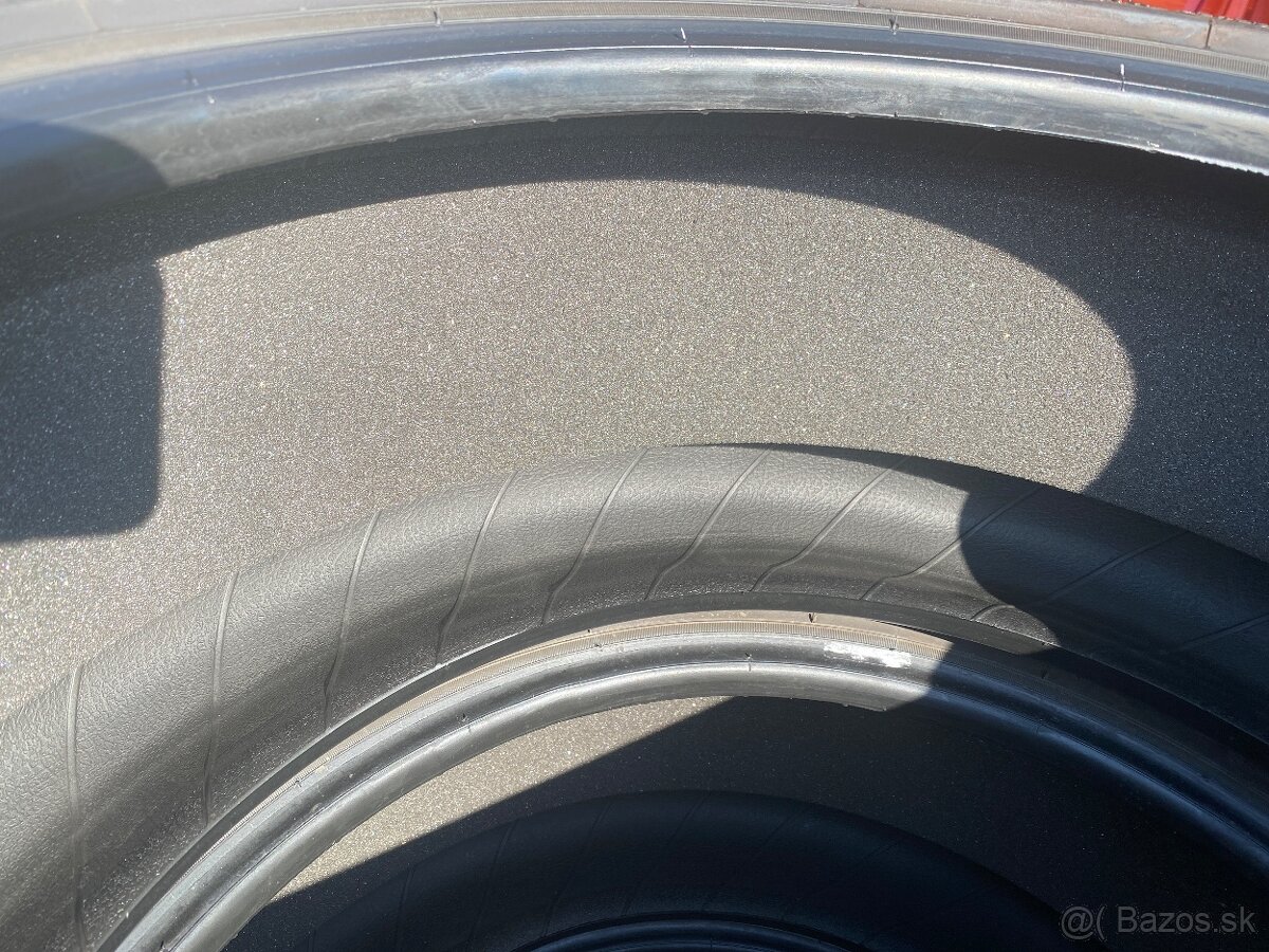 Letné pneu na Teslu 235/45 R18 - 6