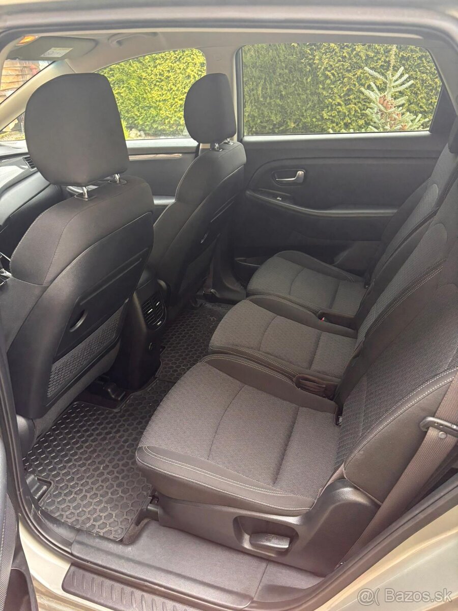 Kia Carens 1.7CRDi 7DCT - 6