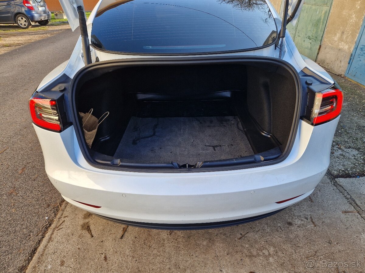 Predám Tesla Model 3 standart - 6