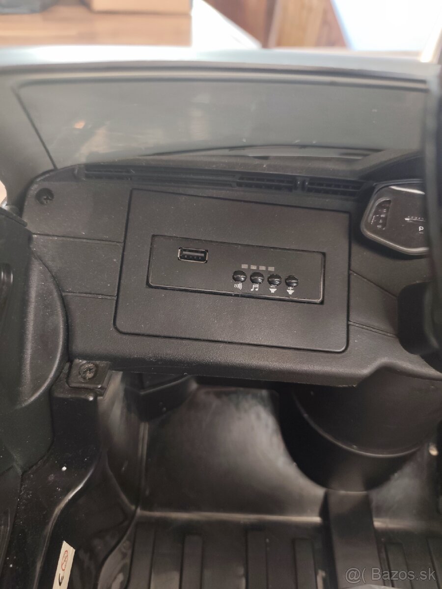 Detské elektrické autíčko AUDI RS6 - 6