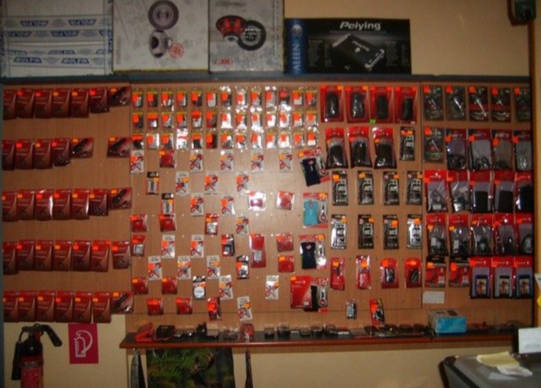 Nábytok do predajne - 6