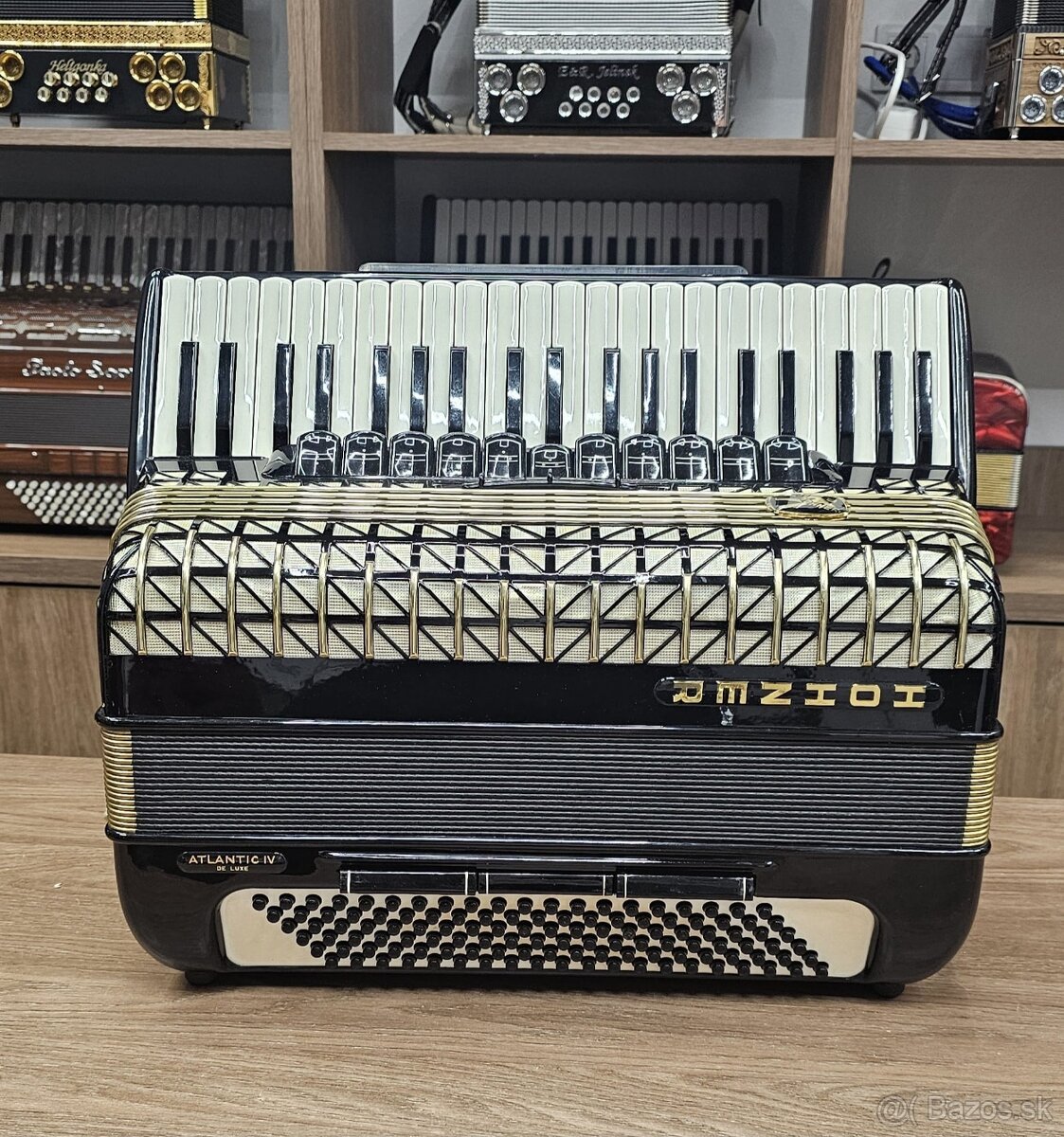 Predám akordeón Hohner Atlantic De Luxe. 120 Basový - 6