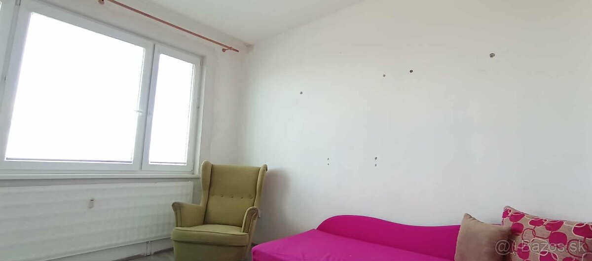 REZERVOVANÉ Moderný 3+1 Byt s balkónom v Lučenci - 6