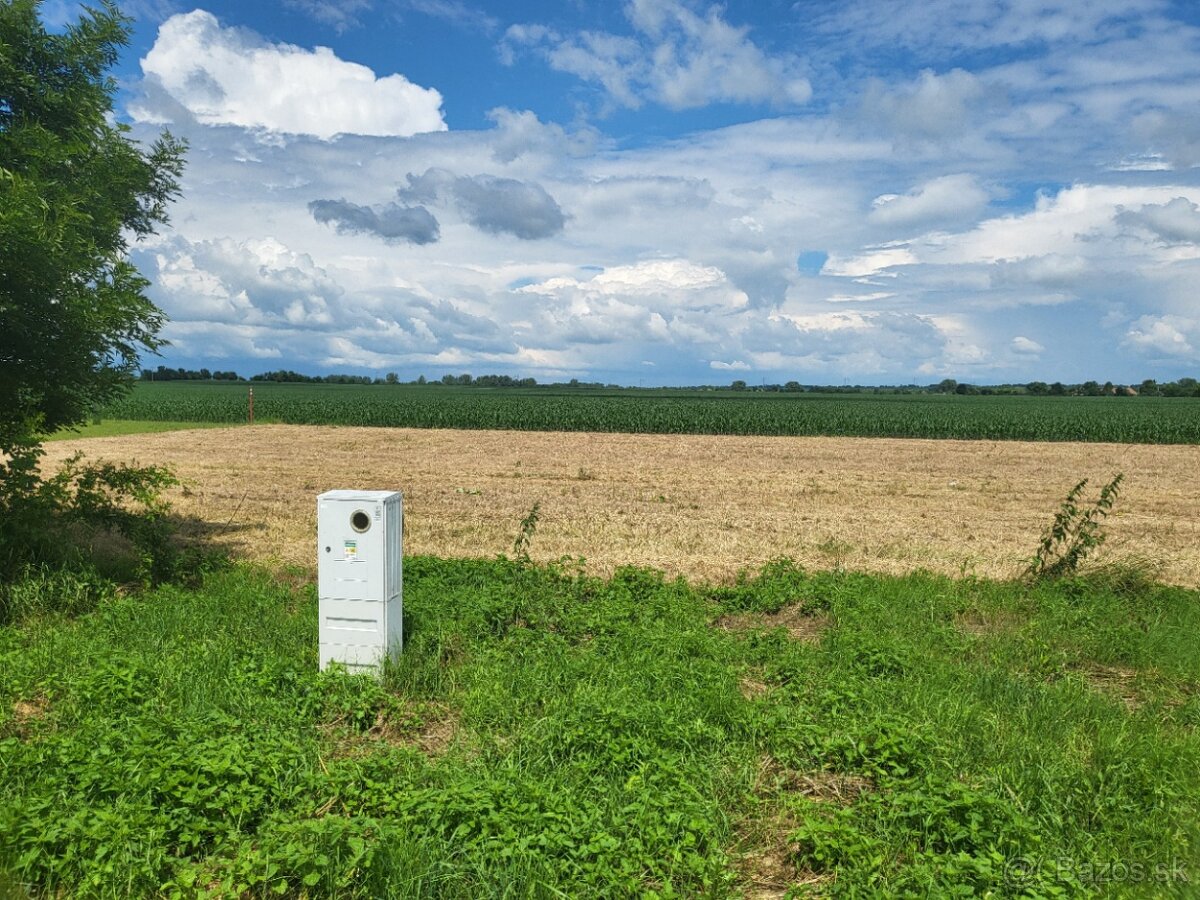 Predám pozemky 2x751m2 a 1x752m2 - 6