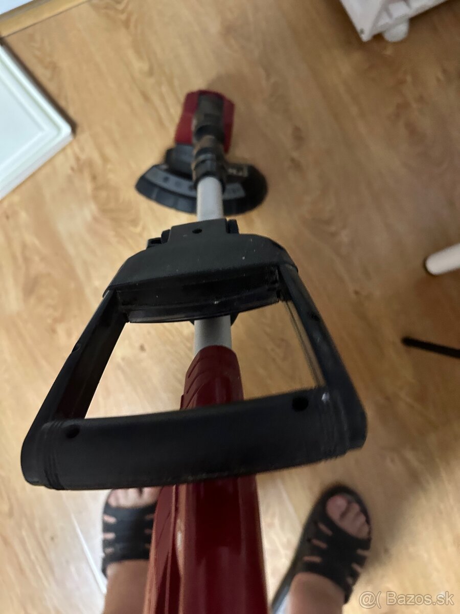 kosacky 2 ks , pila 1 ks, baterie vsetky ks - 6