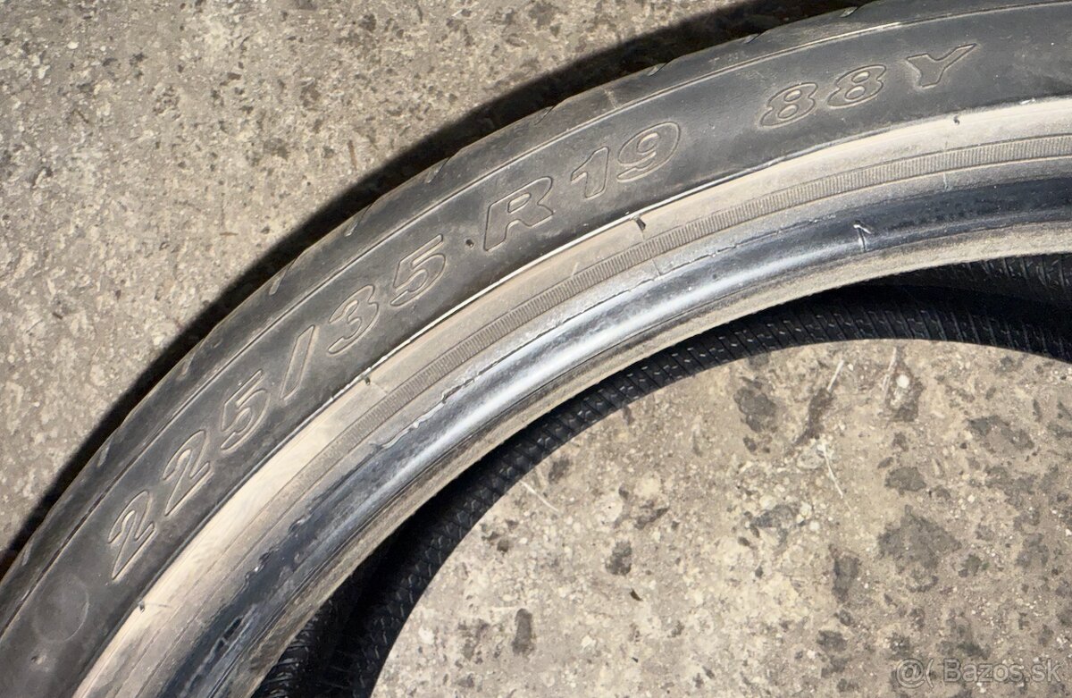 225/35 R19 Pirelli PZero - 6
