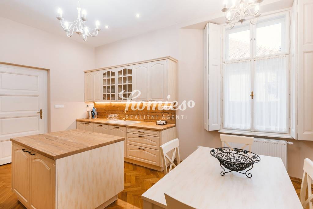 PRENÁJOM 3 izbový luxusný byt s parkovaním, záhradou, centru - 6