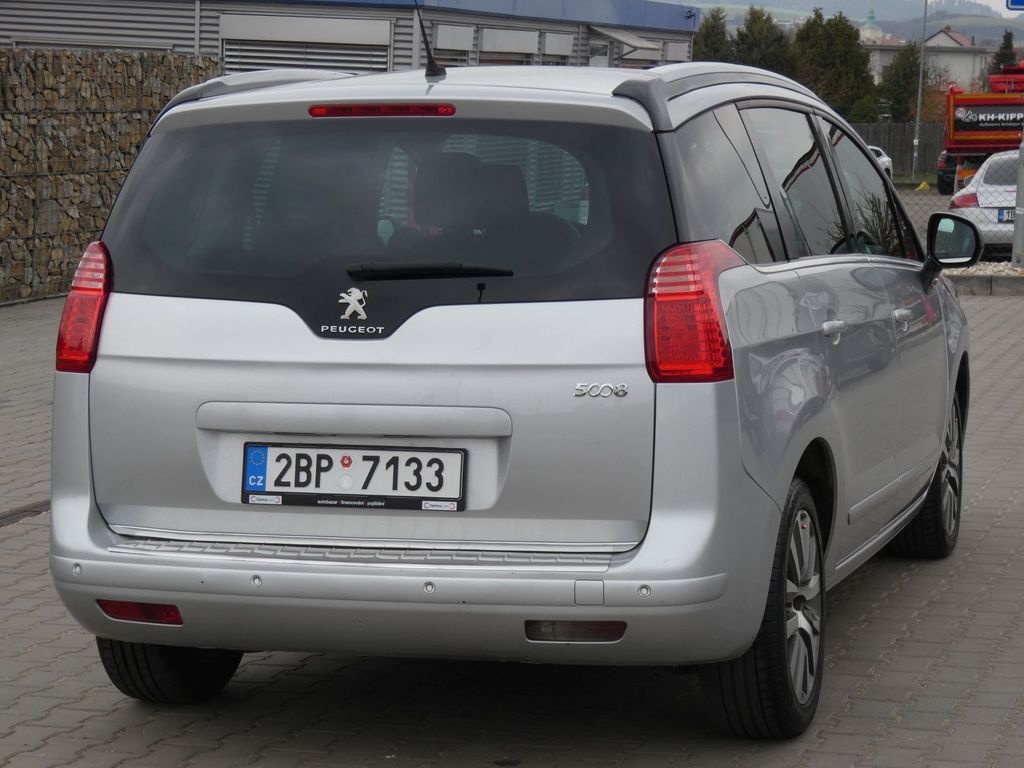 Peugeot 5008 2.0 HDI Allure, panorama - 6