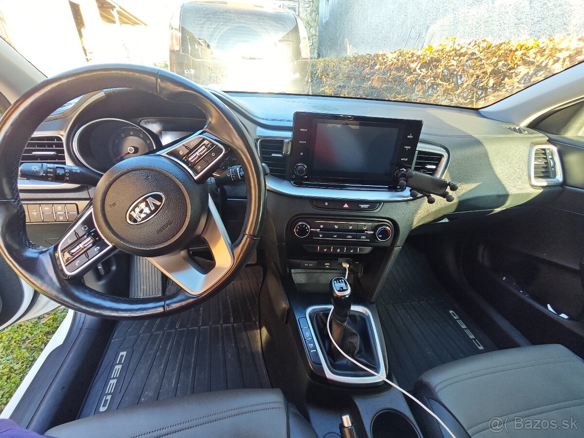 Kia Ceed SW 1.5 Tgdi - 2021 - 6