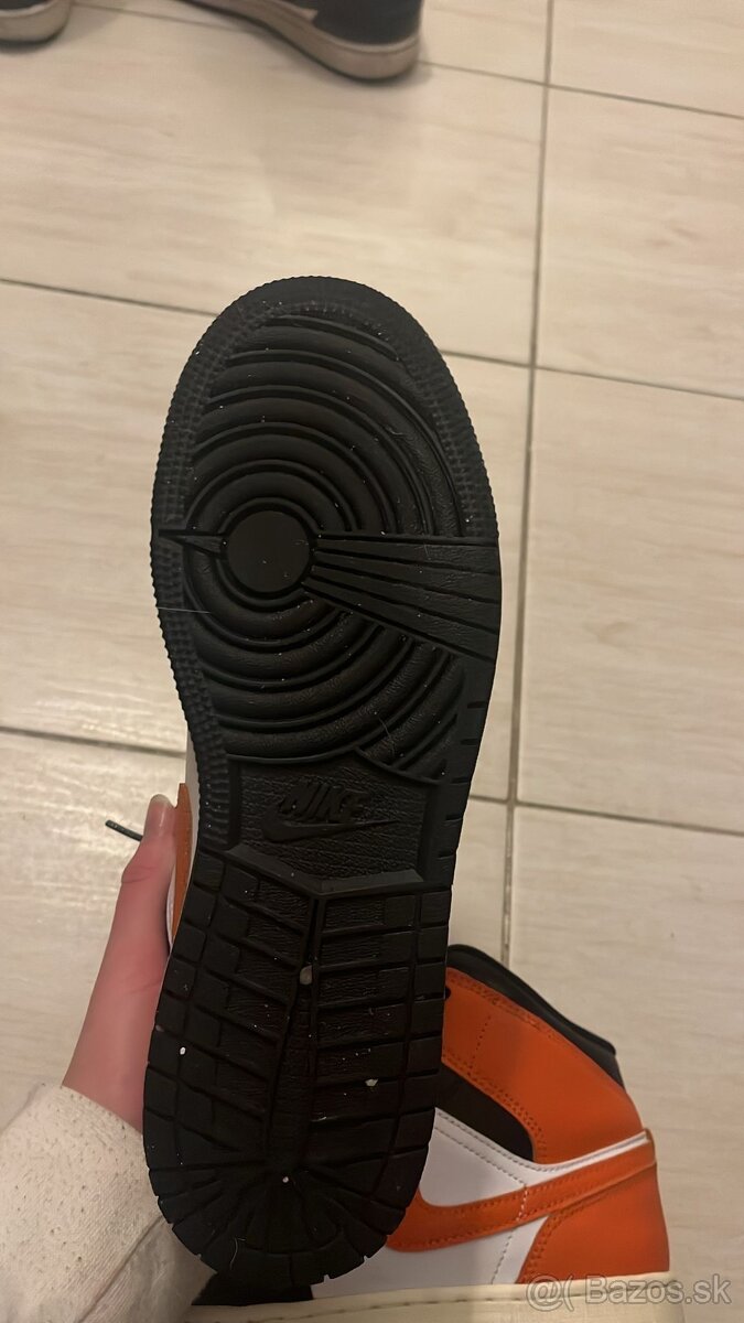 Nike Air Jordan - 6