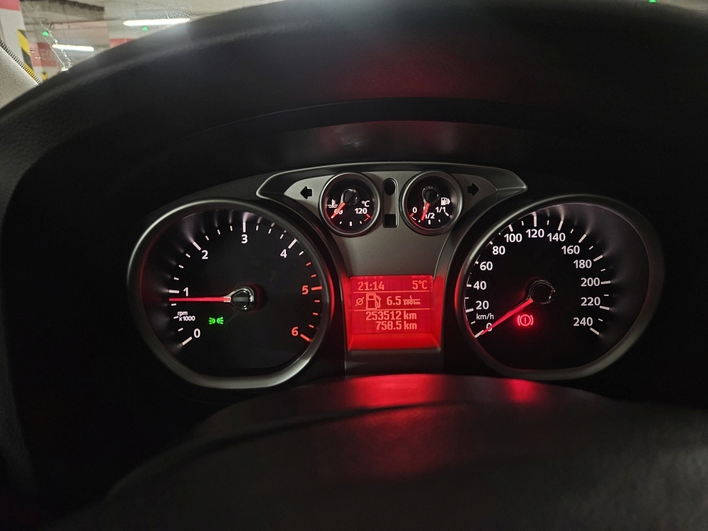 FORD FOCUS MK2 sedan 1.8 TDCI TITANIUM+ - 6