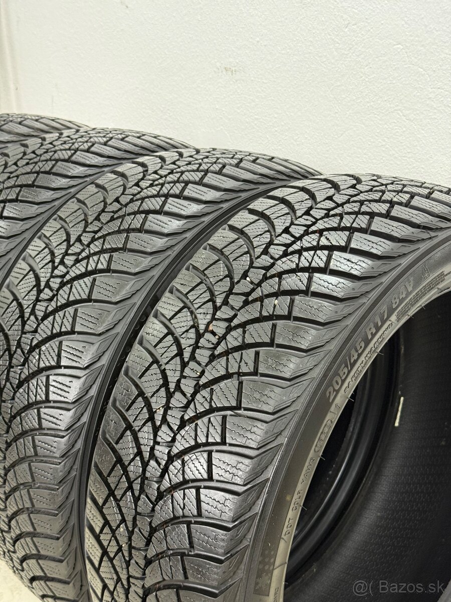 205/45 R17 Zimné pneumatiky 4ks Kumho - 6