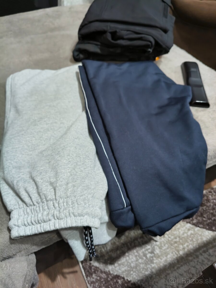 Nohavice, svetre, tepláky - 6