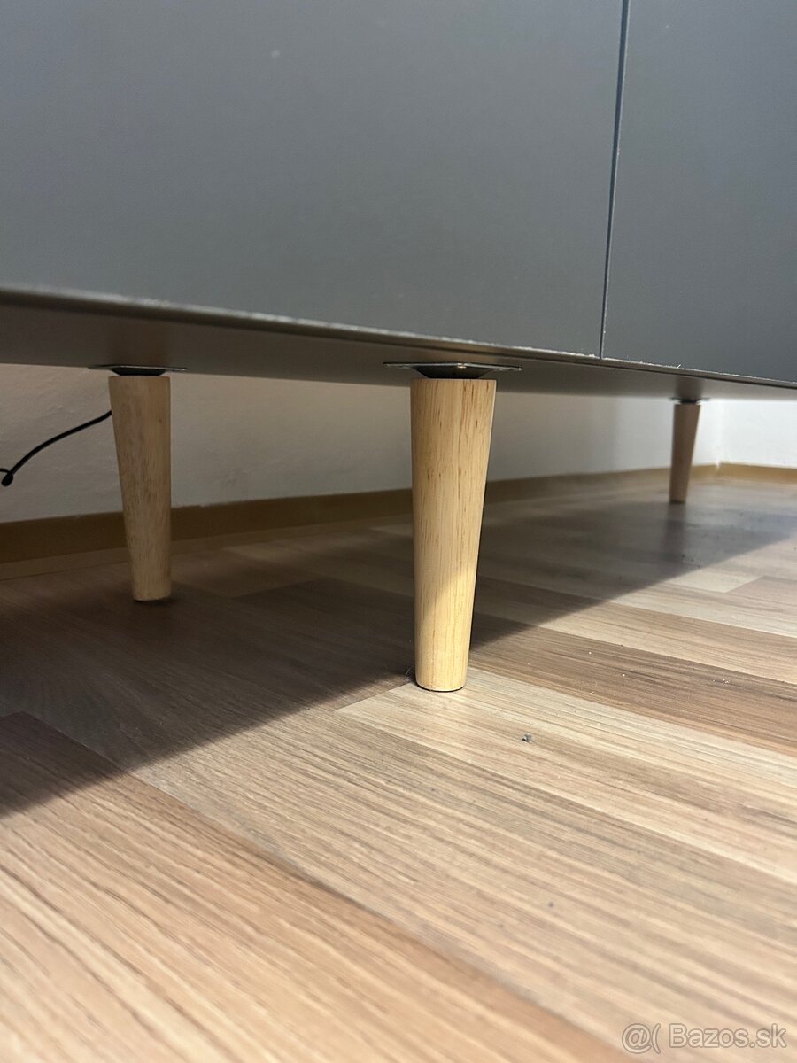 Sivý moderný TV stolík, komoda pod TV - 6