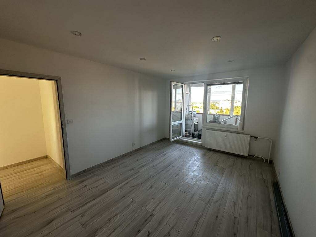 Predam zrekonštruovaný 2 izbový byt - 6