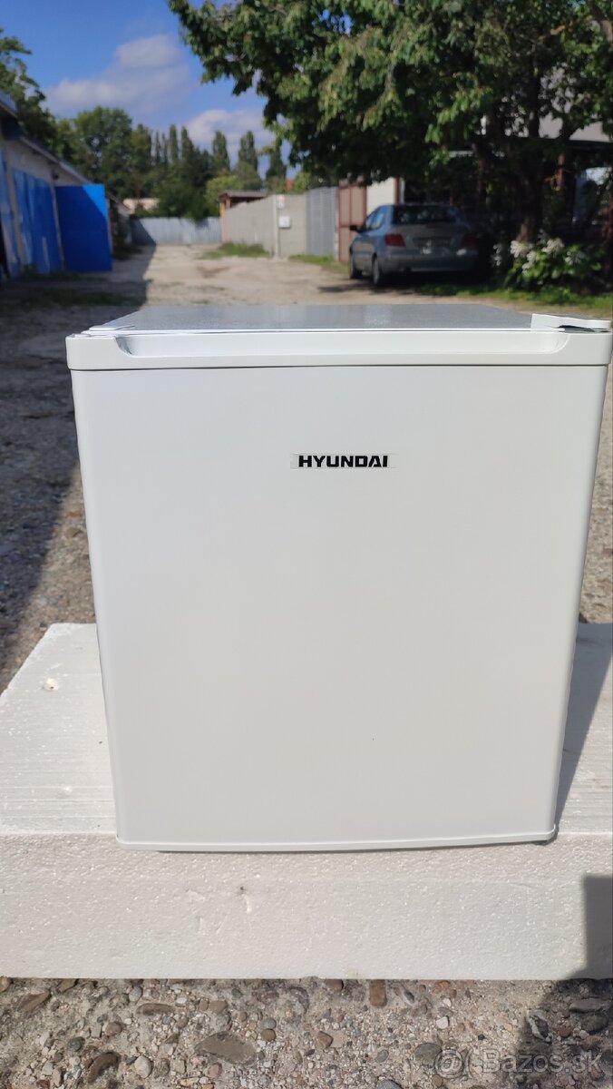 Predám malú chladničku Hyundai - 6
