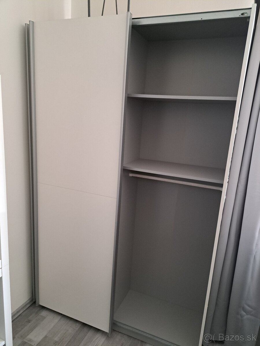 Skriňa s posuvnými dverami - 6