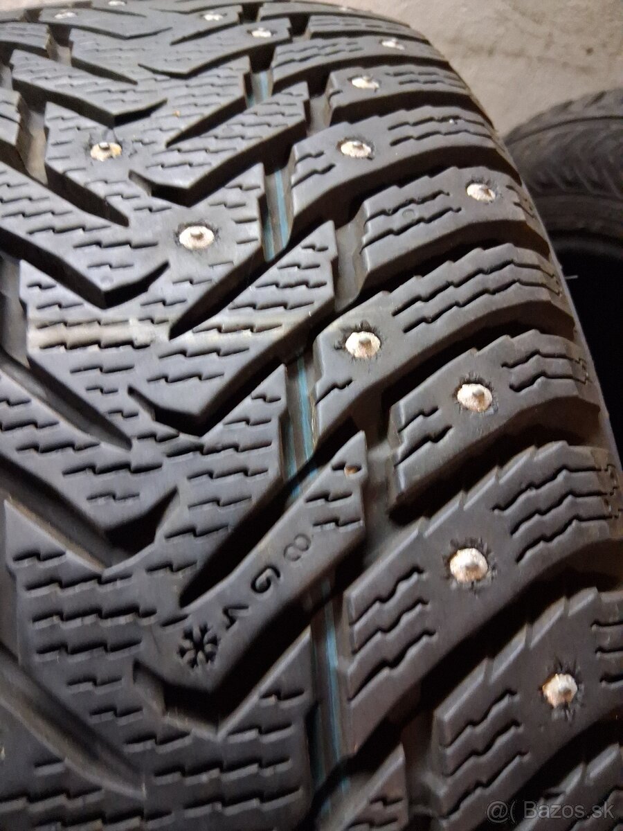 Nokian 215/55 R17 - 6