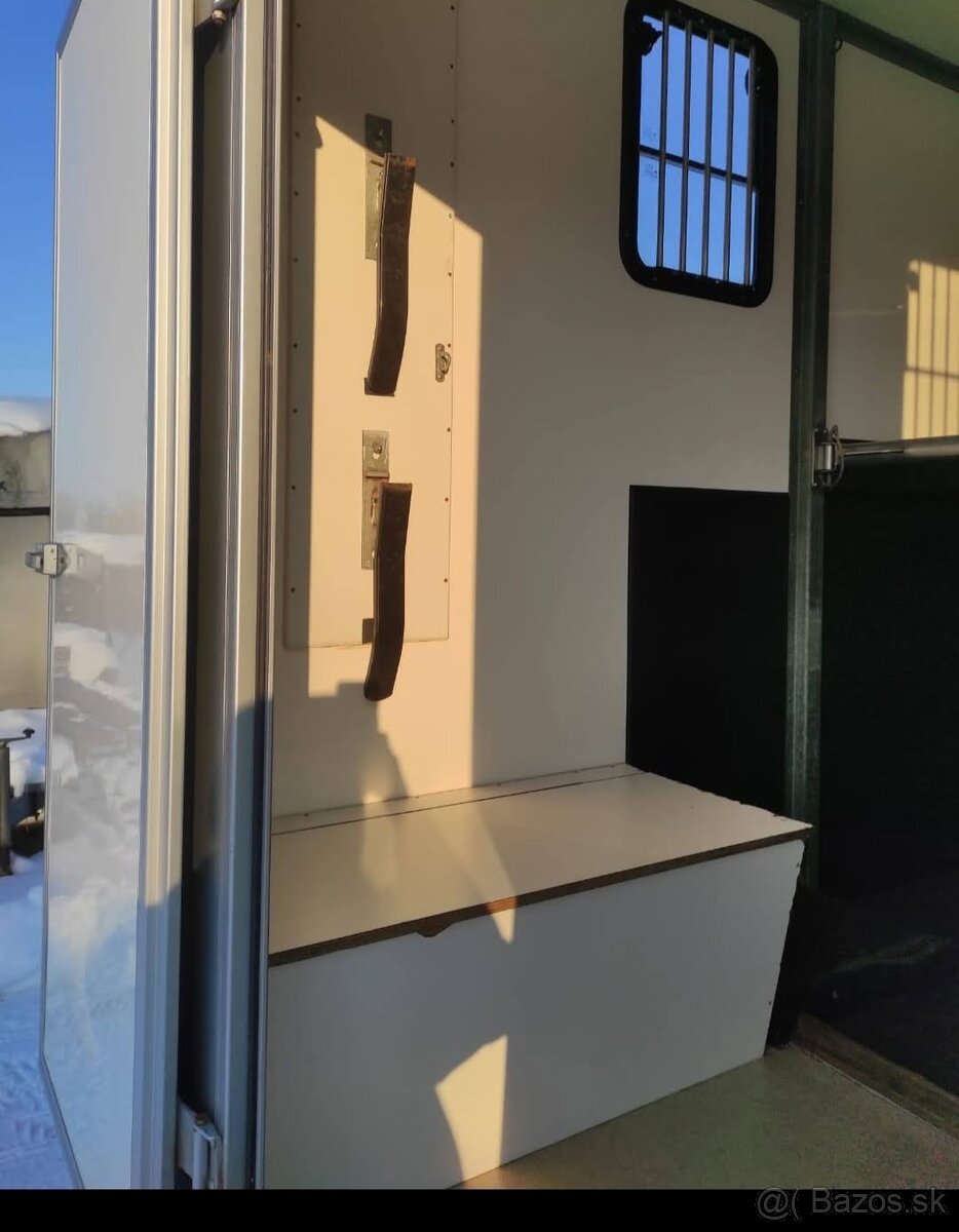 Mercedes prepravnik na kone - 6