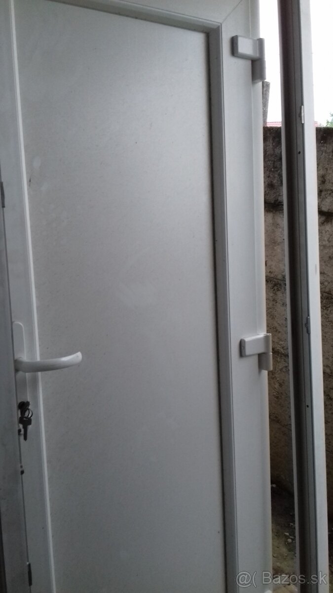 dvere plastove vchodove dvere garaž brana okna plastove - 6