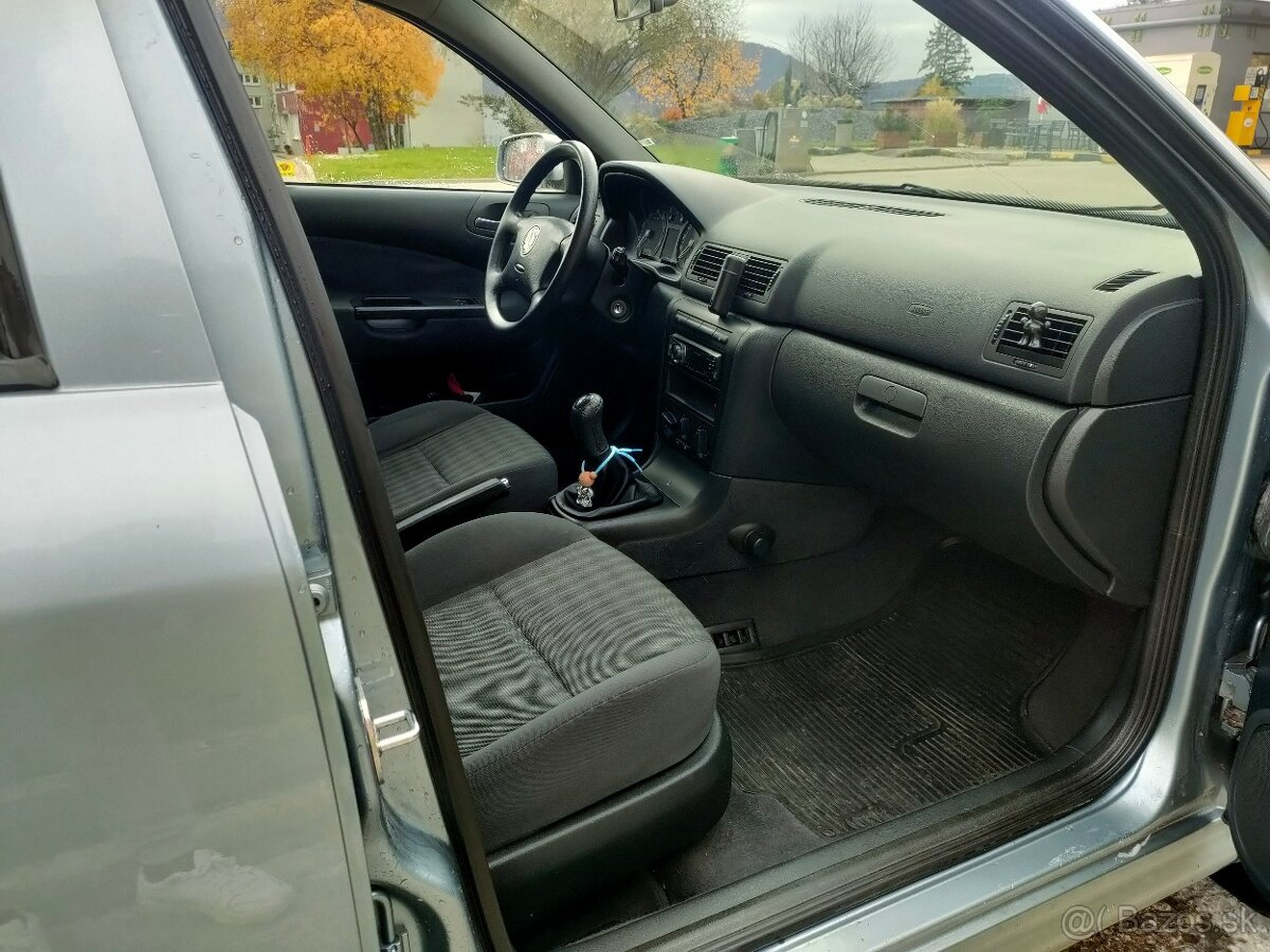 Škoda Octavia 1.6 benzín - 6