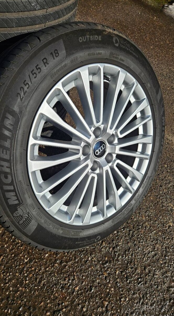 Originální Audi R18 8J ET39 – kvalitní Michelin – - 6