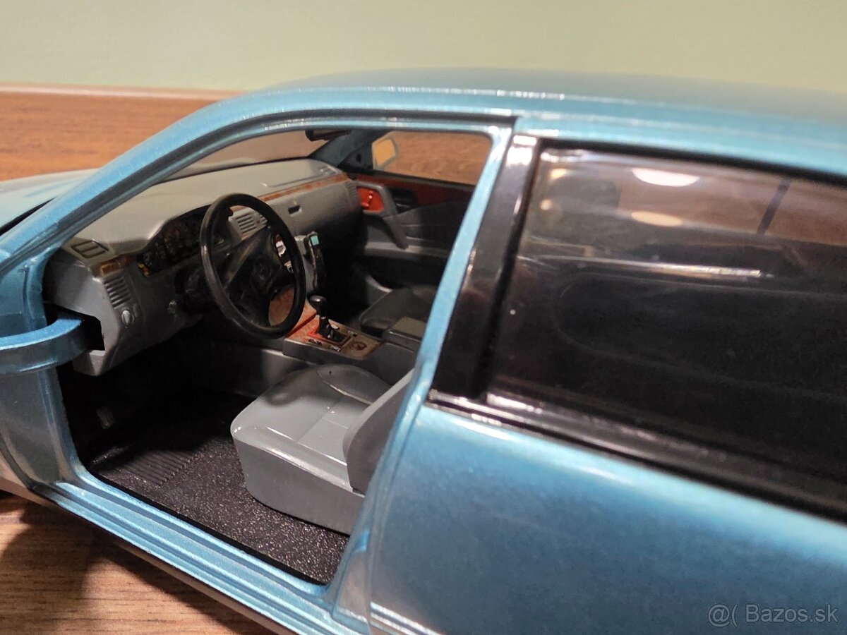 Mercedes Benz E320 W210 E-Klasse Model 1:18 - 6