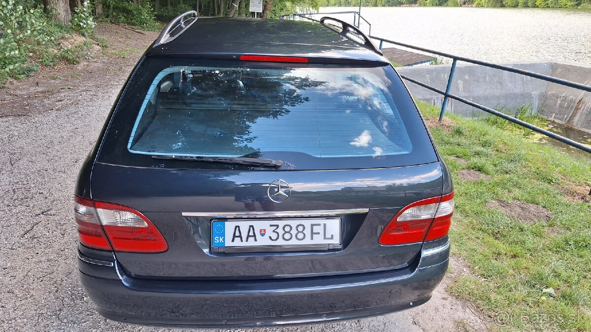 Mercedes-Benz W211 - 6