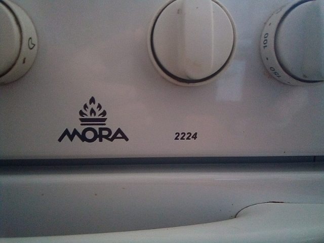 Predám zachovalý kombinovaný sporák Mora 2224 - 6