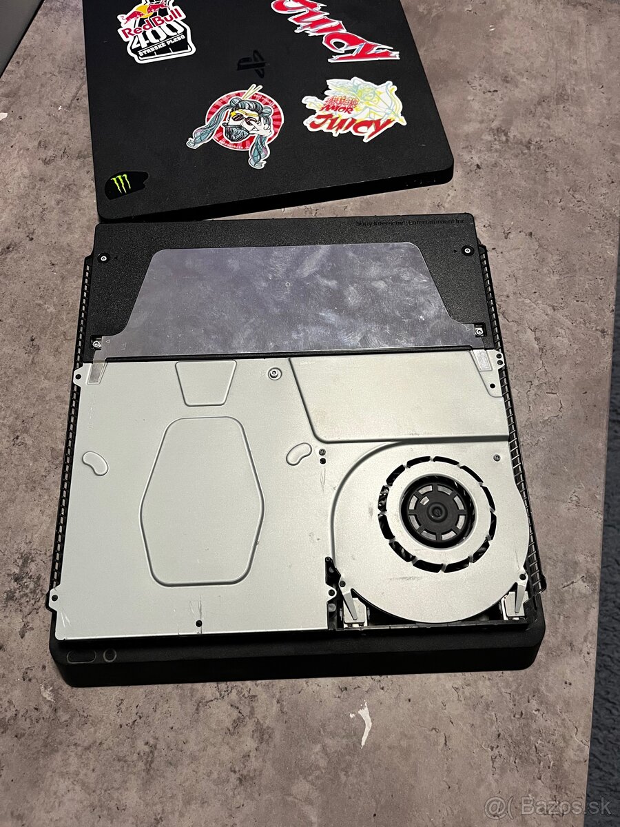 PS4 Slim - 6