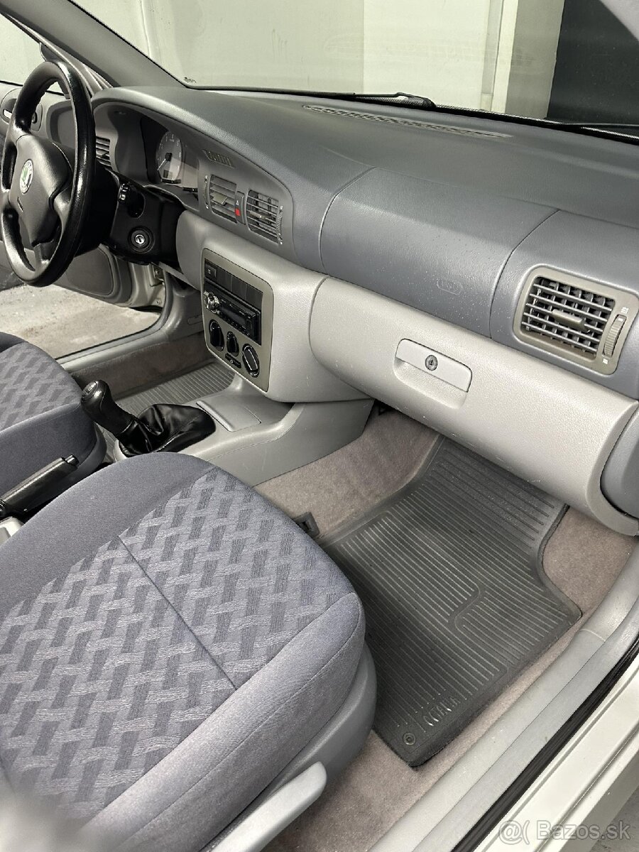 Youngtimer Škoda Octavia 1 1.8 20V, SLX - 6