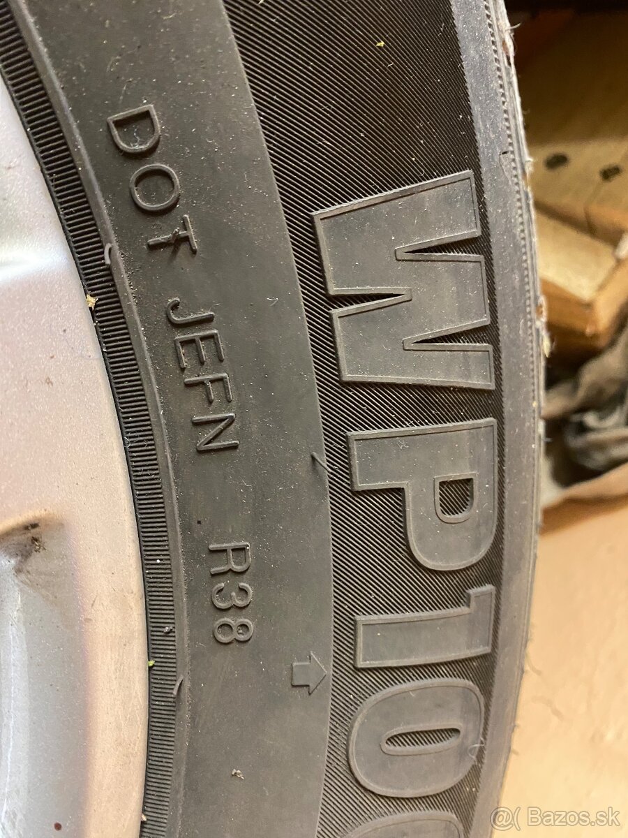 215/65 r16 98h zimné - 6