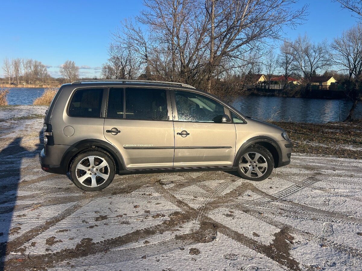 VW Touran Cross 1,9TDi 7m. - 6