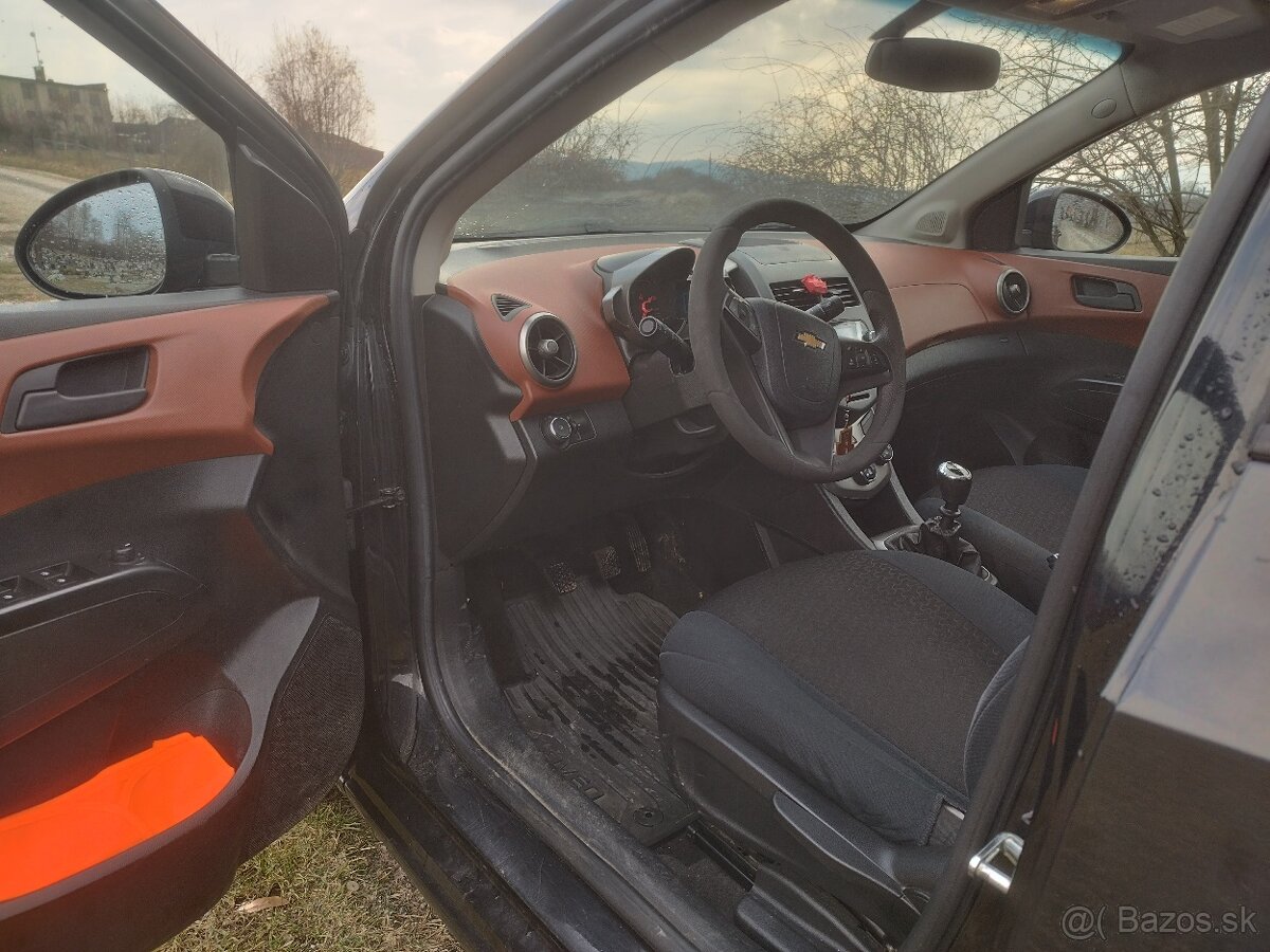Chevrolet Aveo - 6