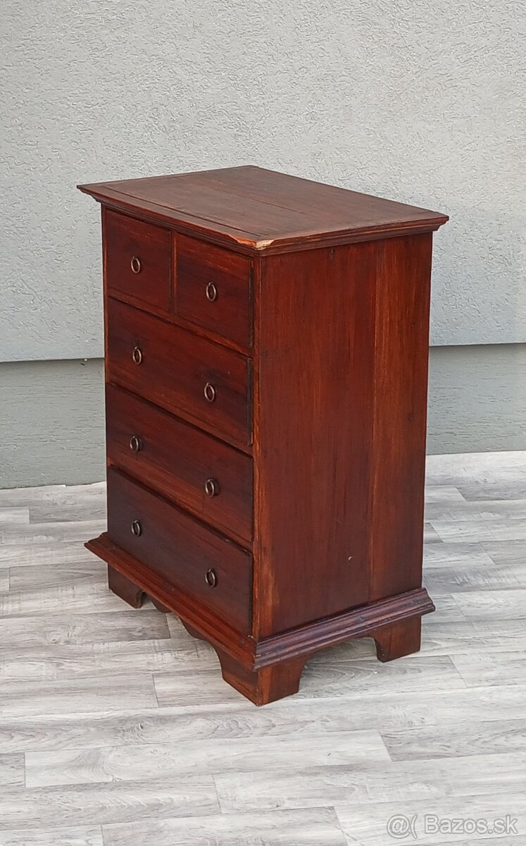 Komôdka v koloniálnom štýle. - 6