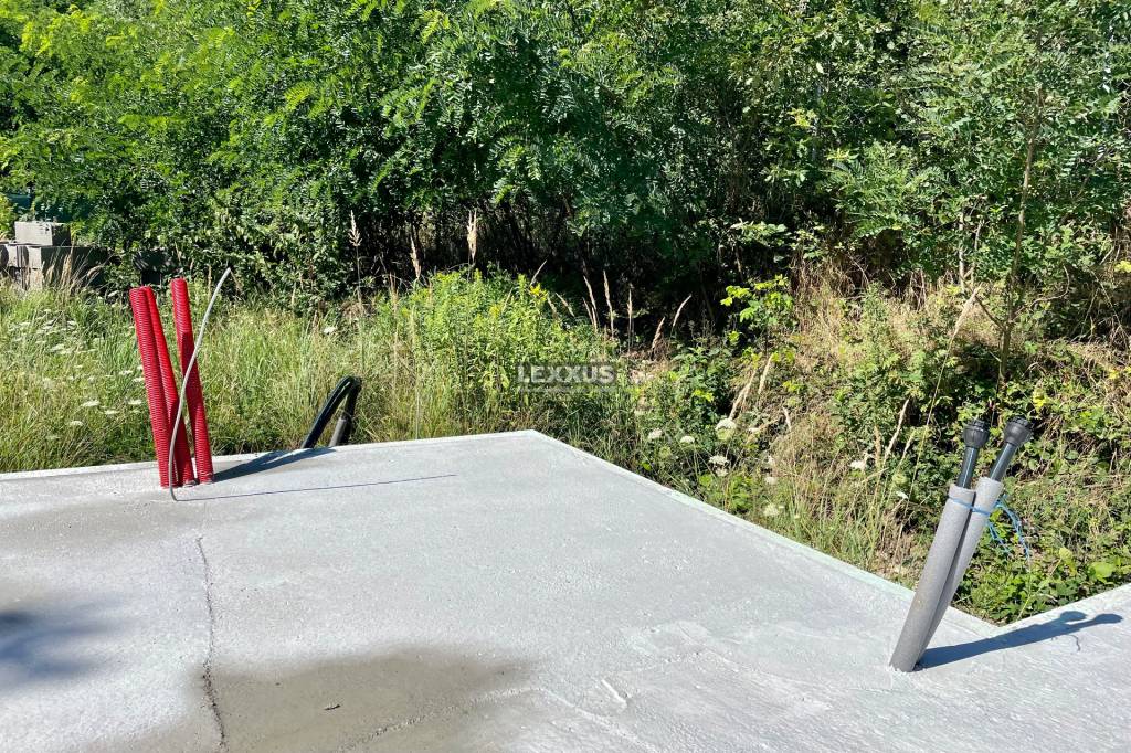 | stavebný pozemok,staveb.povolenie,BA III.,Nová Koziarka 52 - 6