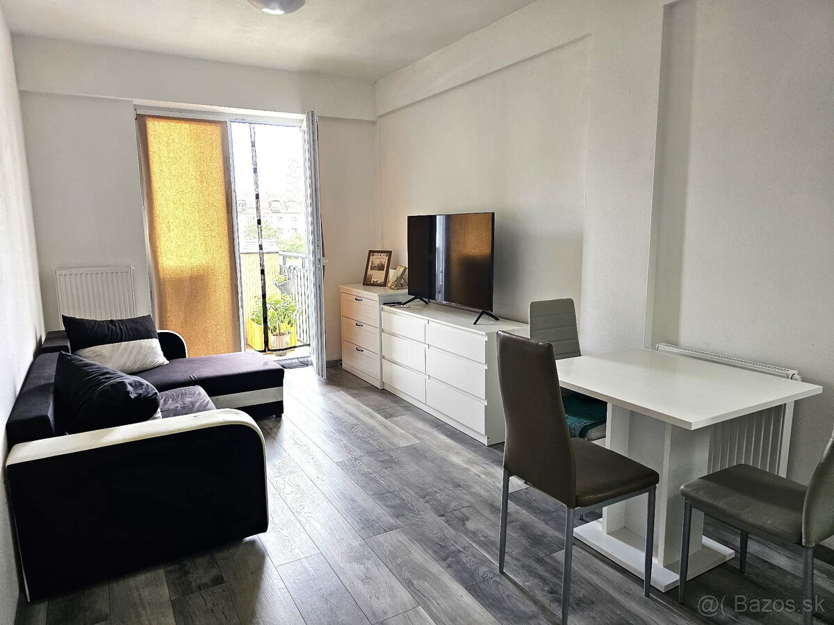 SENEC - NA PREDAJ EXKLUZÍVNE IBA U NÁS - 2 izbový byt v cent - 6