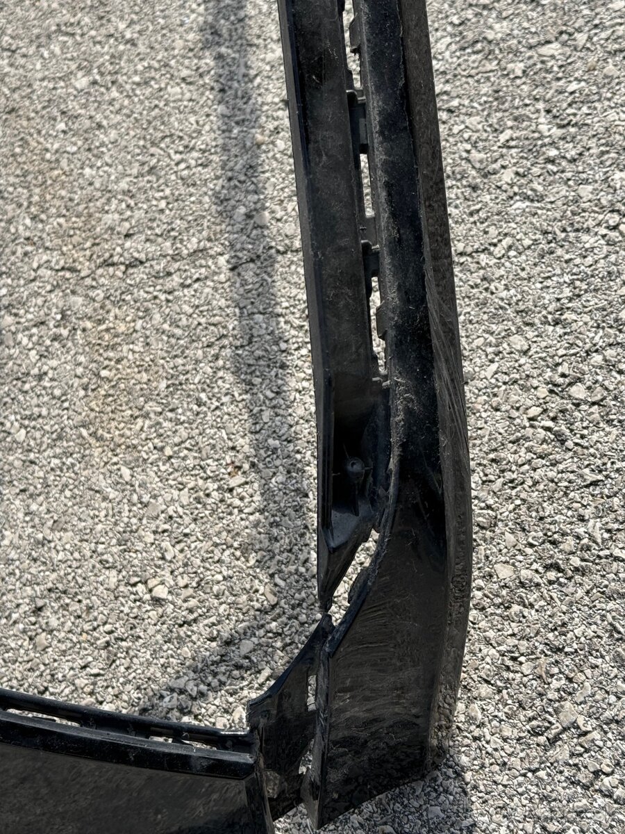 Kryt na predný nárazník na Passat B8 R-Line 3G0807217BEGRU - 6