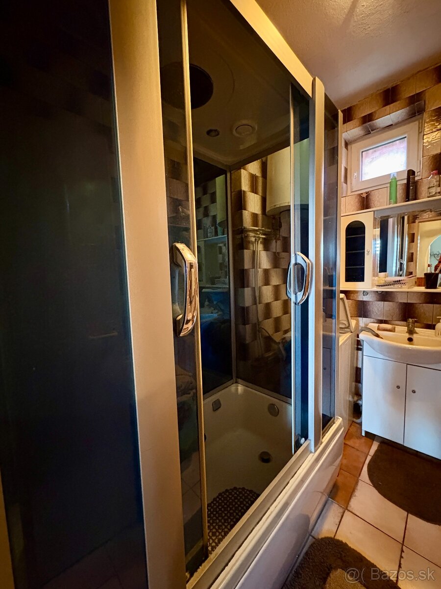 DOM, OPROTI PARKU, KDE ZAČÍNA NOVÝ PRÍBEH - 6