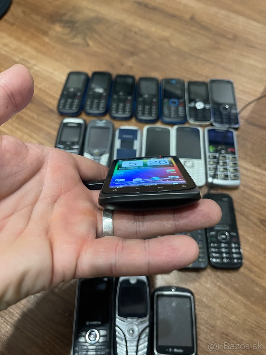 Predám 24 starých mobilov. - 6