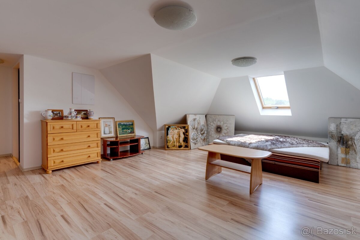 AZ. Rodinný dom s veľkou záhradou a vlastným fitkom - 6