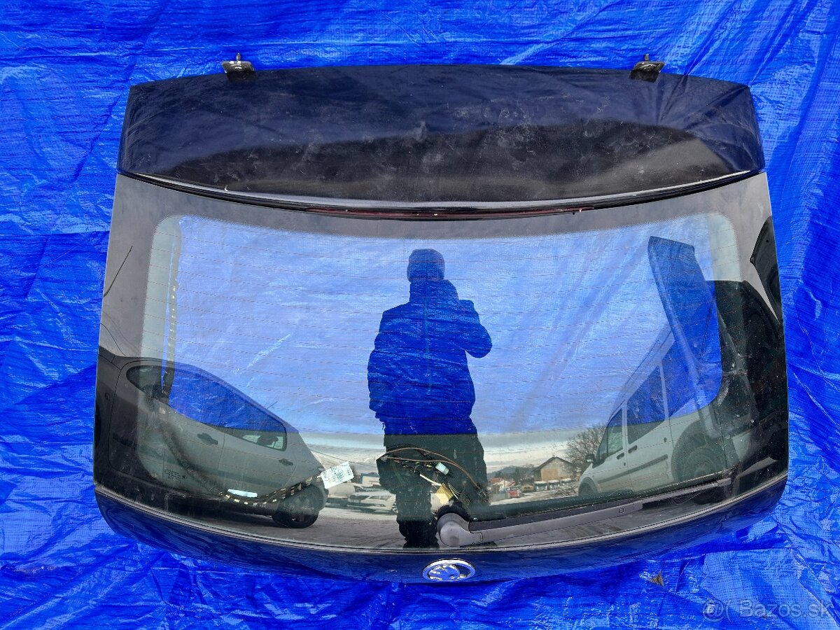 Páté dveře Škoda Octavia 3 kombi černá - 6