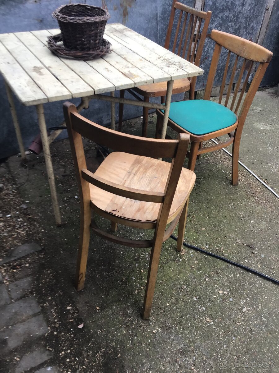 STARé STOLIčKY A STARý STôL - 6